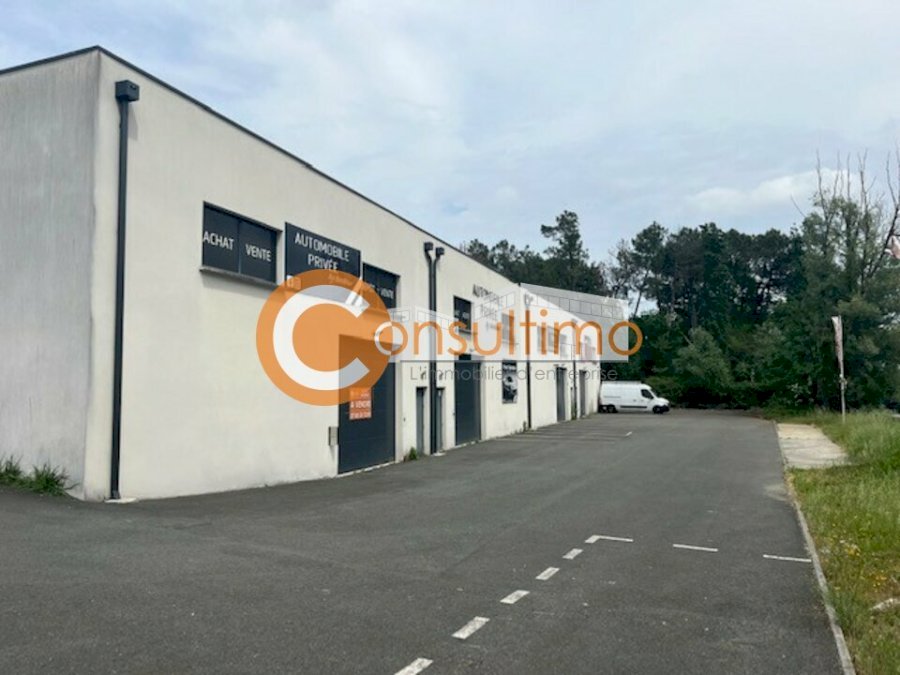 Local d'activité à louer 250 m² - Montussan