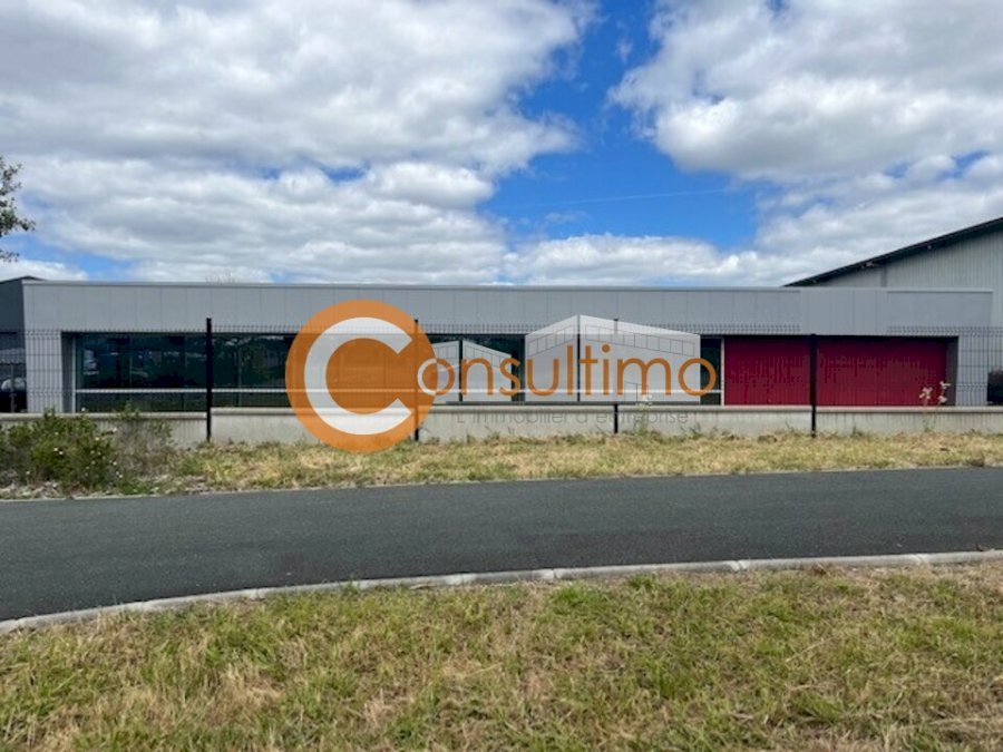 Local d'activité à louer 935 m² - Eysines