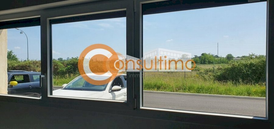 Local d'activité à acheter 225 m² - Izon