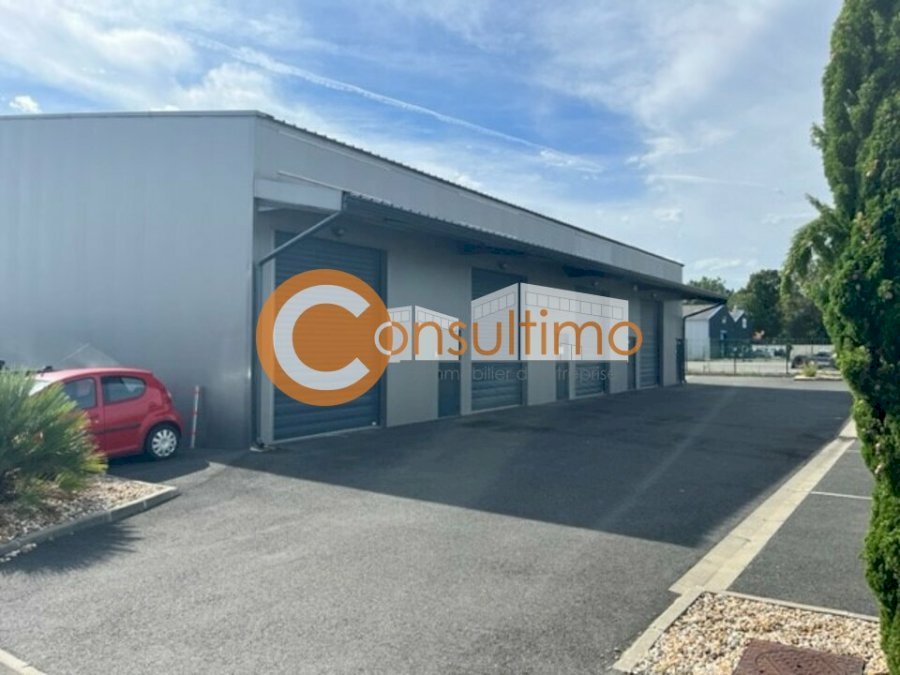 Local d'activité à louer 335 m² - Saint-André-de-Cubzac