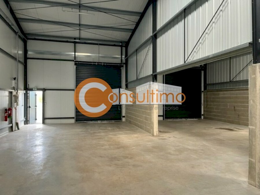 Local d'activité à louer 335 m² - Saint-André-de-Cubzac