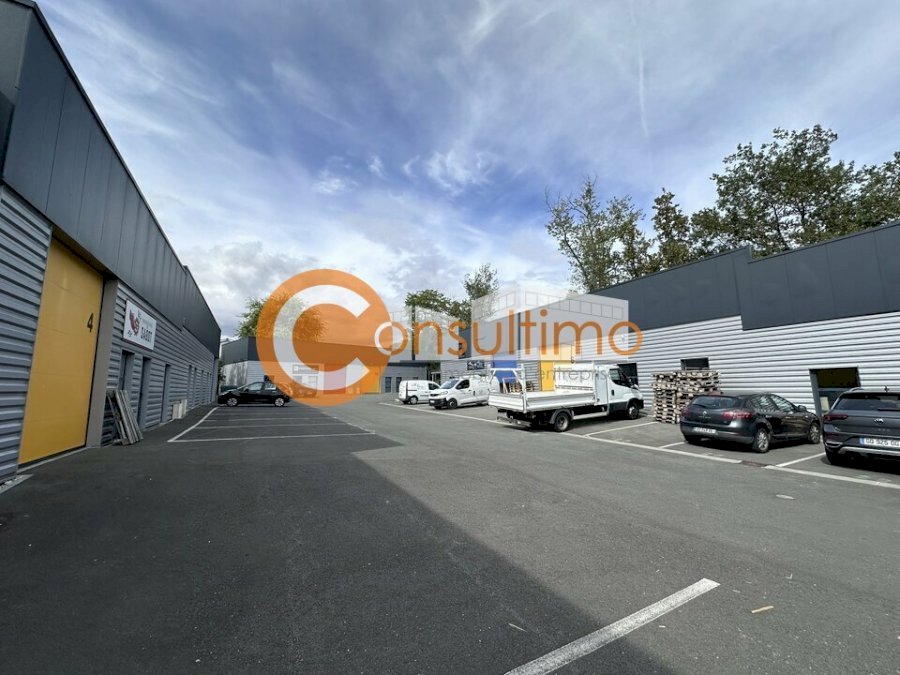 Local d'activité à louer 150 m² - Villenave-d'Ornon