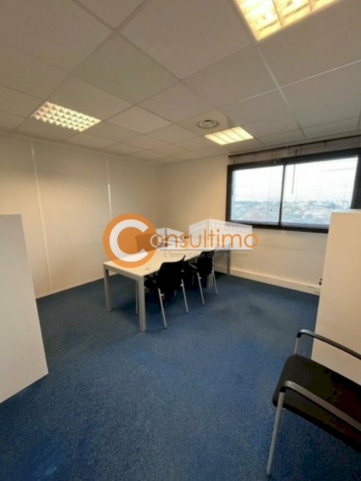 Bureau à louer 78 m² - Mérignac
