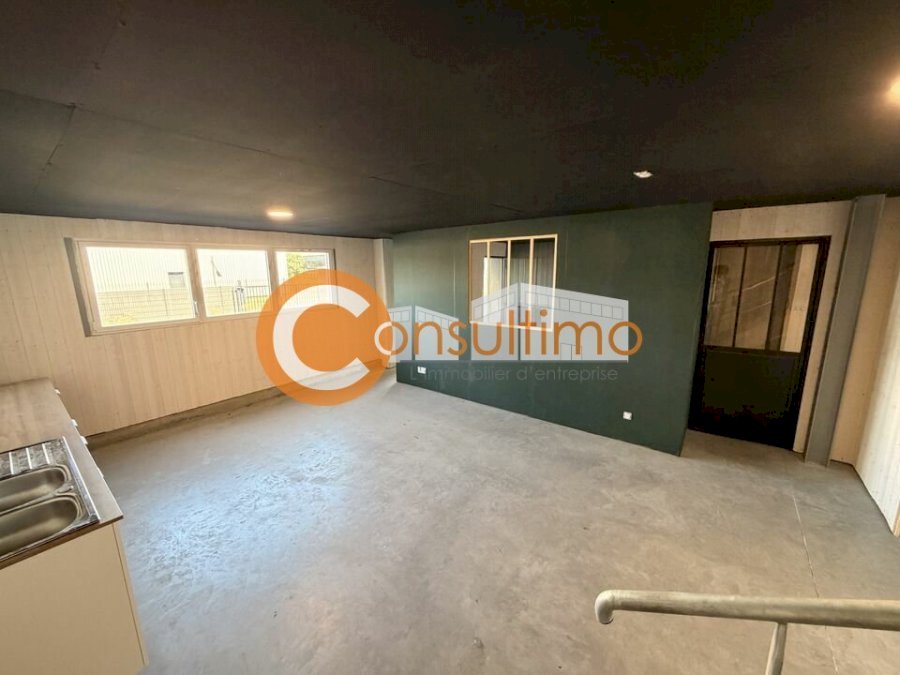 Bureau à louer 169 m² - Mios