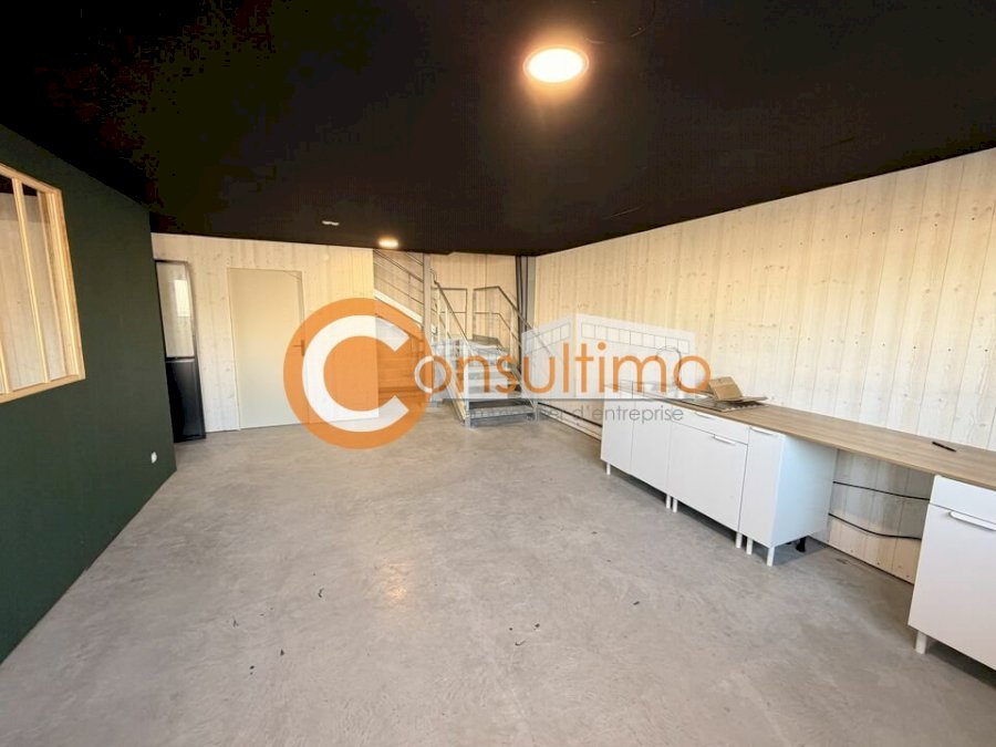 Bureau à louer 169 m² - Mios