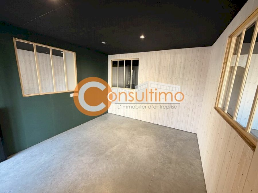 Bureau à louer 169 m² - Mios