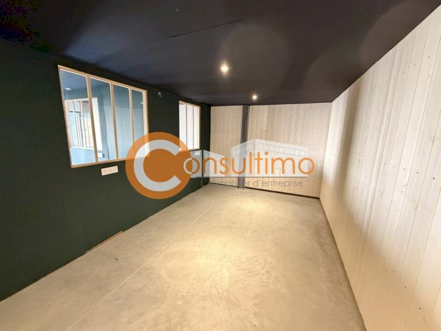 Bureau à louer 169 m² - Mios