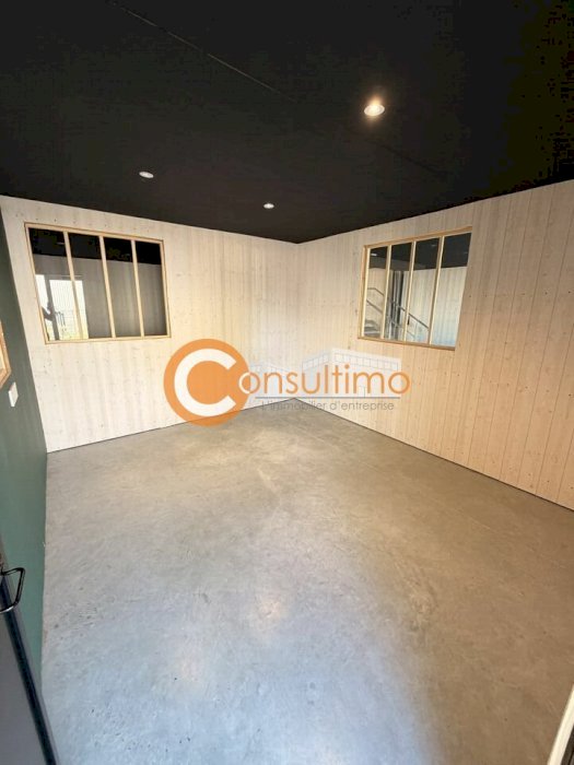 Bureau à louer 169 m² - Mios
