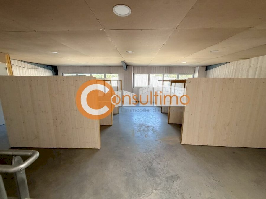 Bureau à louer 169 m² - Mios