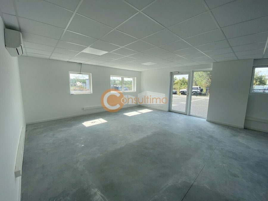 Bureau à louer 85 m² - Mios
