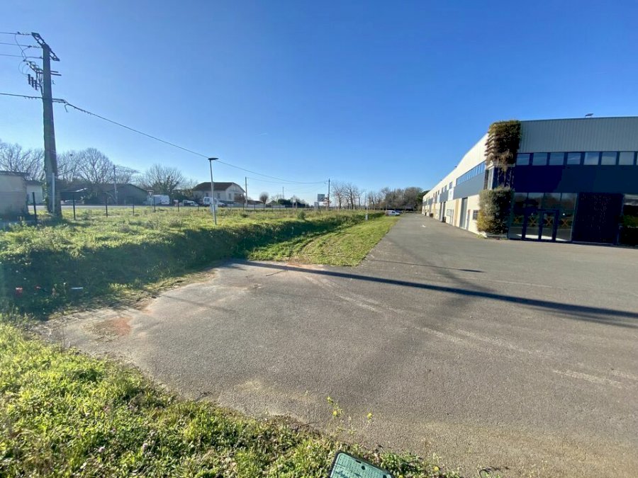 Terrain à louer 60 m² - Sallebœuf