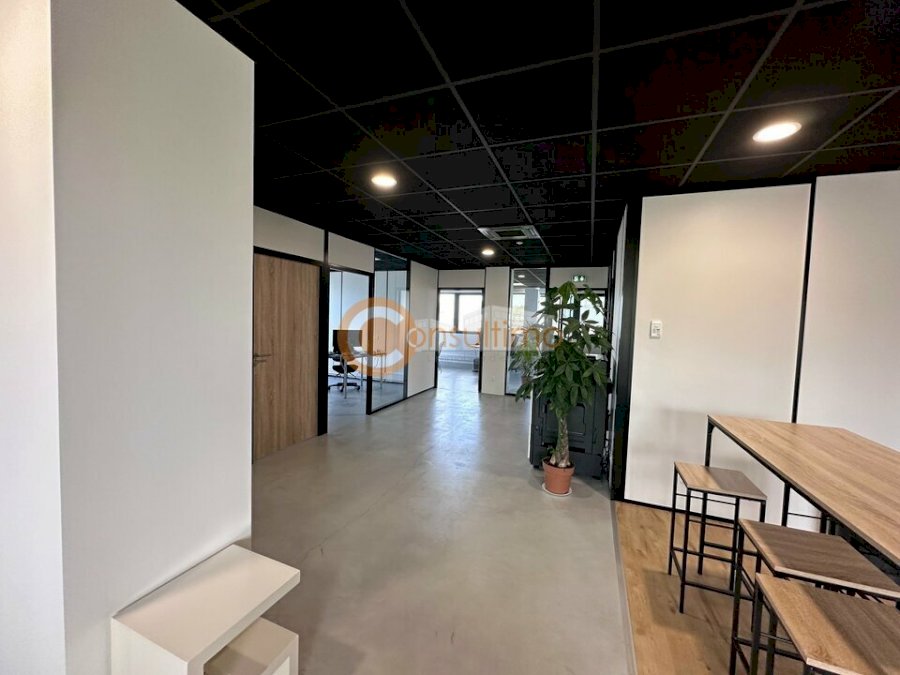 Produit investisseur à acheter 190 m² - Artigues-près-Bordeaux