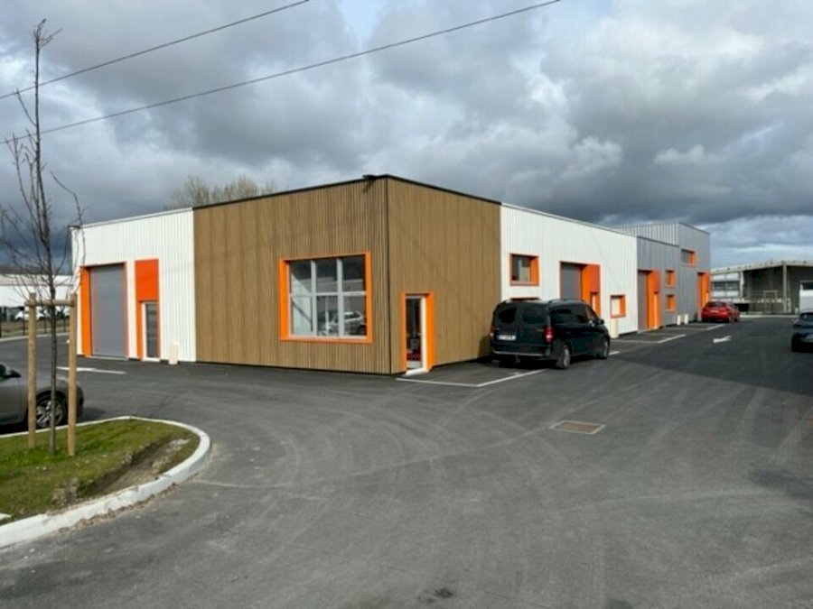 Local d'activité à louer 258 m² - Carbon-Blanc