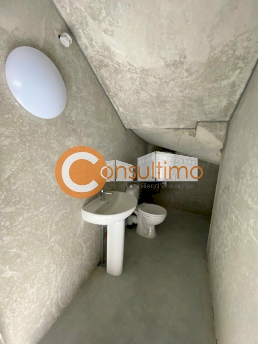 Local d'activité à acheter 225 m² - Mios