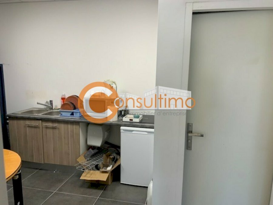 Bureau à acheter 220 m² - Pompignac