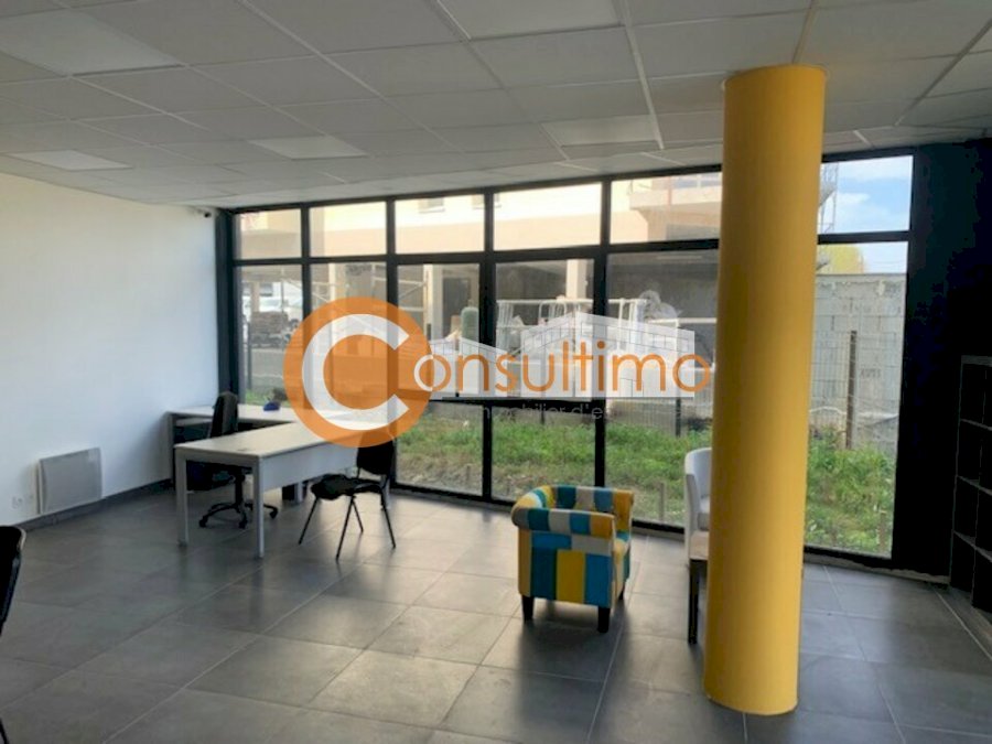Bureau à acheter 220 m² - Pompignac