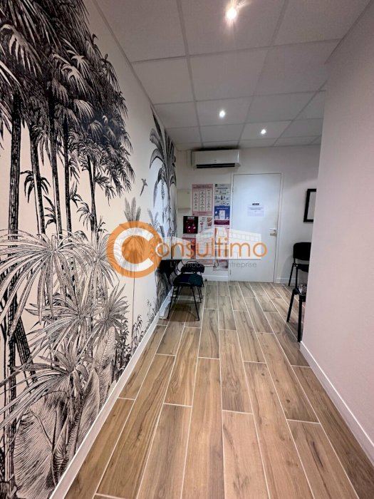 Local d'activité à acheter 55 m² - Libourne