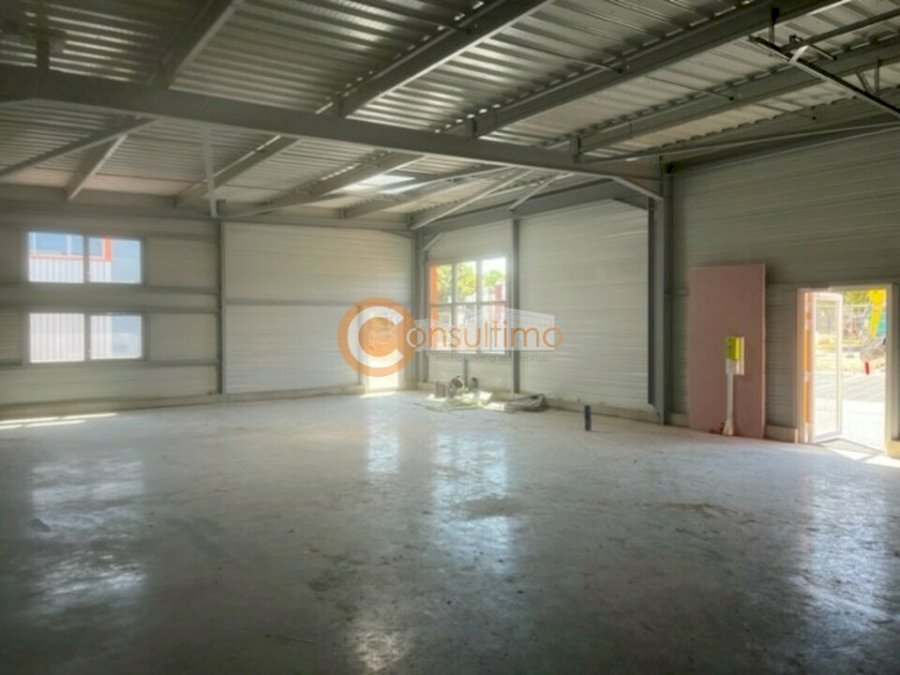 Local d'activité à louer 258 m² - Carbon-Blanc