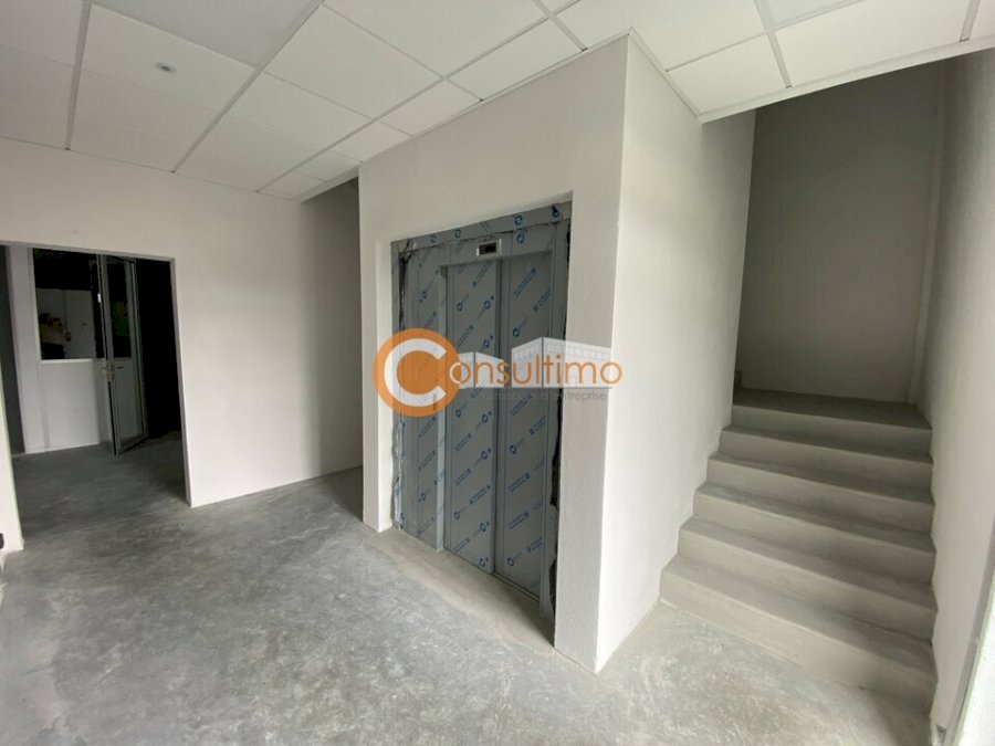 Bureau à acheter 782 m² - Mios