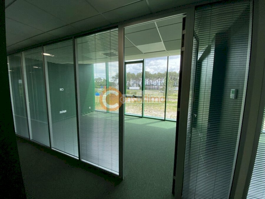 Bureau à acheter 782 m² - Mios