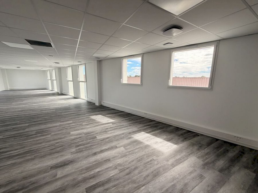 Bureau à louer 200 m² - Eysines