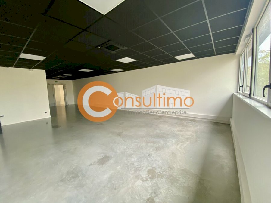 Bureau à louer 65 m² - Carbon-Blanc