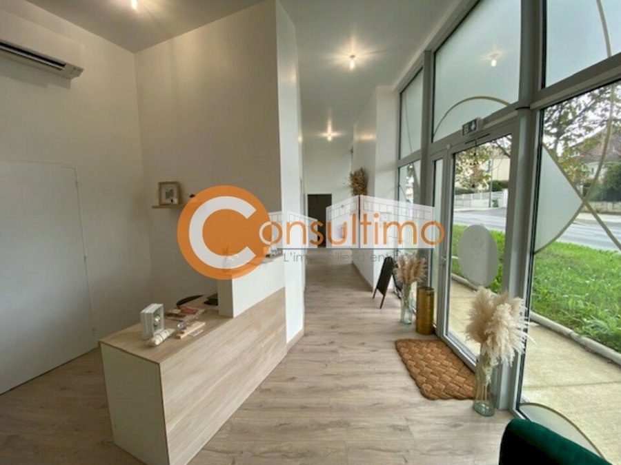 Local commercial à louer 78 m² - Carbon-Blanc