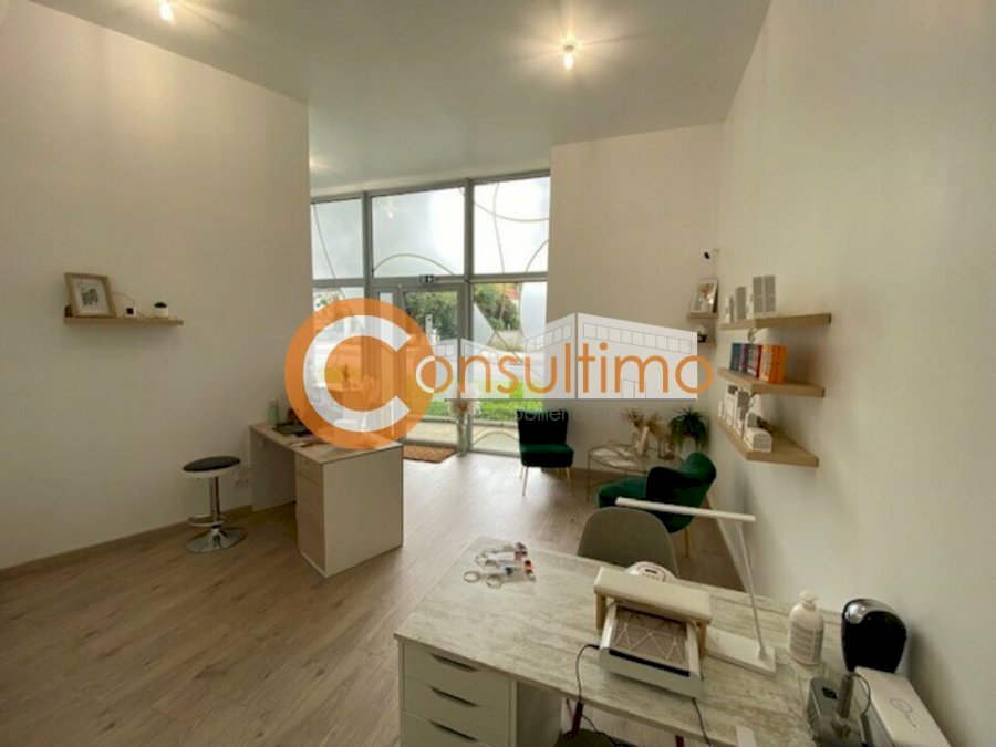 Local commercial à louer 78 m² - Carbon-Blanc