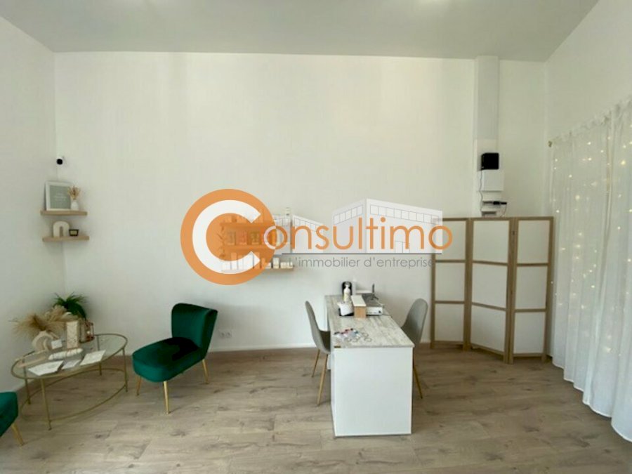 Local commercial à louer 78 m² - Carbon-Blanc