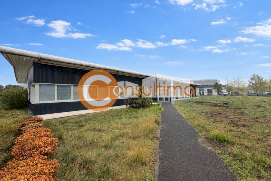 Bureau à acheter 750 m² - Martillac