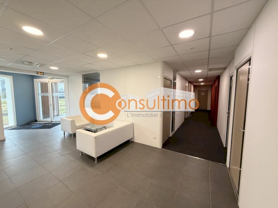Bureau à acheter 750 m² - Martillac