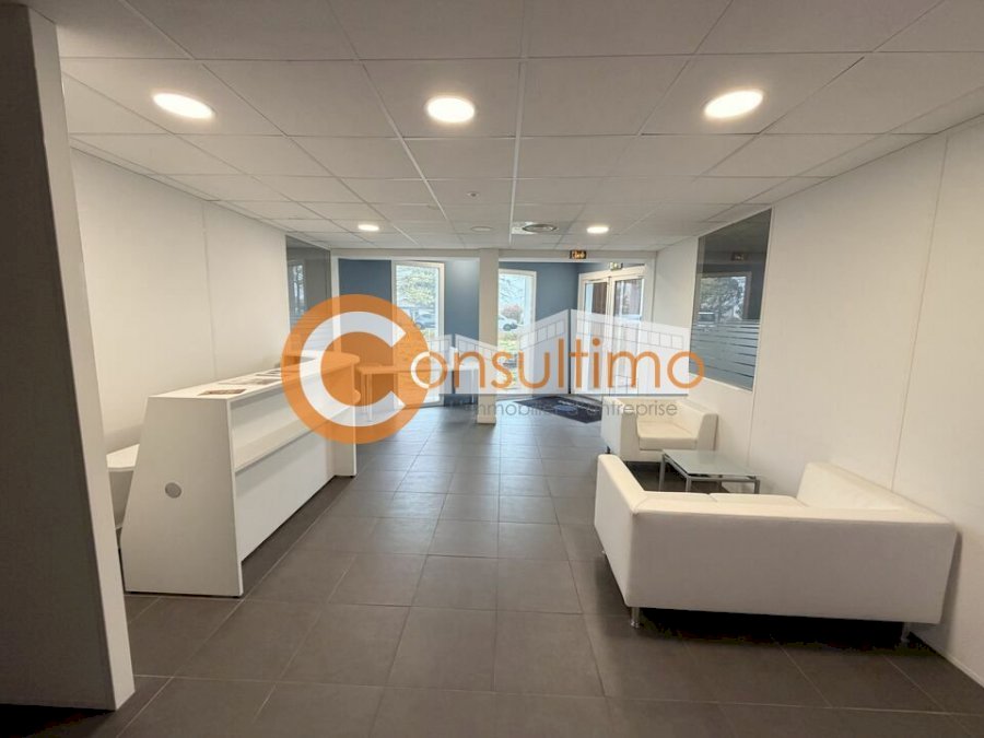 Bureau à acheter 750 m² - Martillac