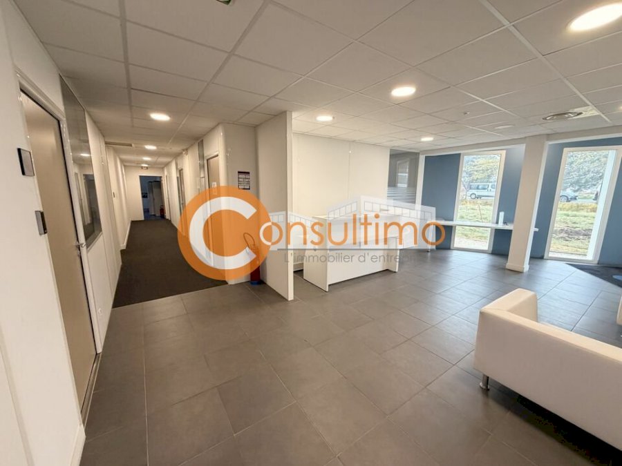 Bureau à acheter 750 m² - Martillac