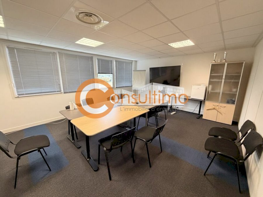Bureau à acheter 750 m² - Martillac