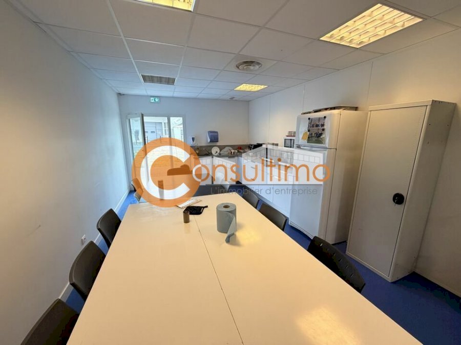 Bureau à acheter 750 m² - Martillac