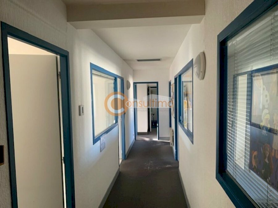 Bureau à louer 350 m² - Pessac