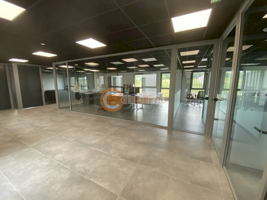 Bureau à louer 700 m² - Montussan