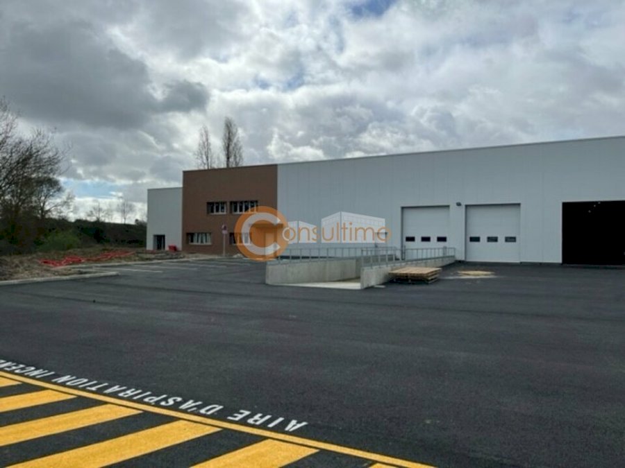 Entrepôt à louer 2100 m² - Carbon-Blanc
